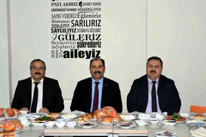 Erzincan’da “İ̇mam Hatip Okullarının Çevre Buluşmaları” Kapsamında Program Düzenlendi