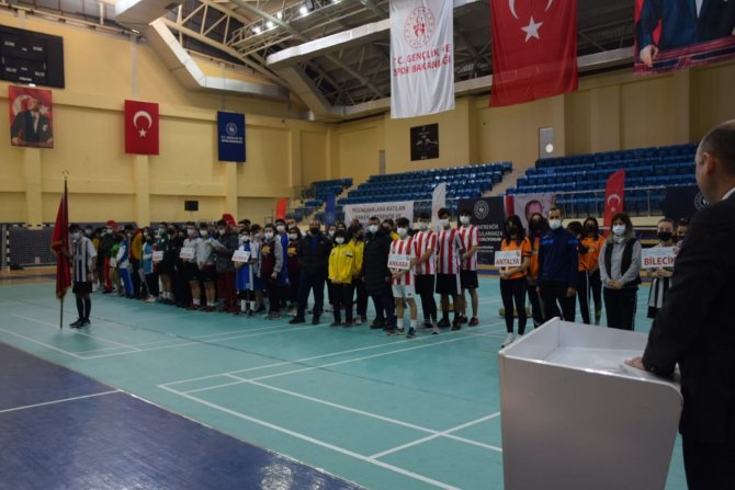 Gençler Badminton Grup Müsabakaları Bilecik’te Başladı