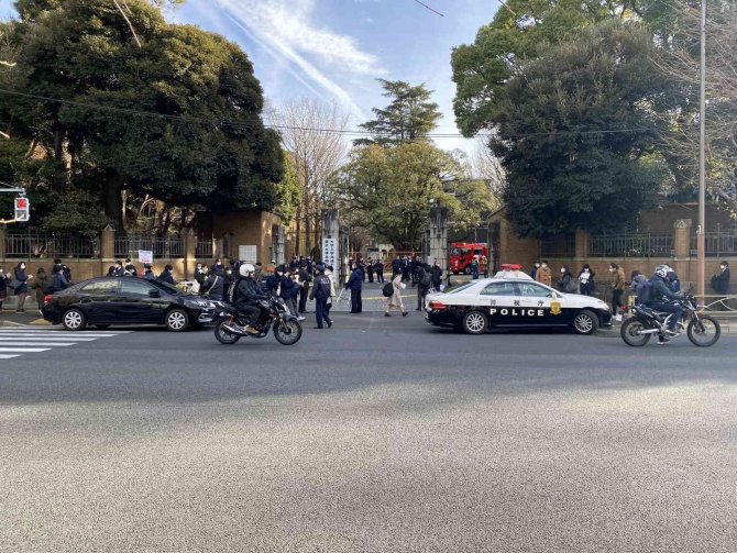 Japonya’da Üniversite Sınavı Gününde Bıçaklı Saldırı: 3 Yaralı