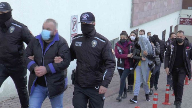 Kayseri’deki Kumpas Operasyonunda 5 Tutuklama