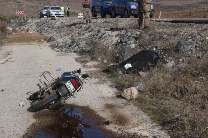 Kilis’te Motosiklet Şarampole Yuvarlandı:1 Ölü