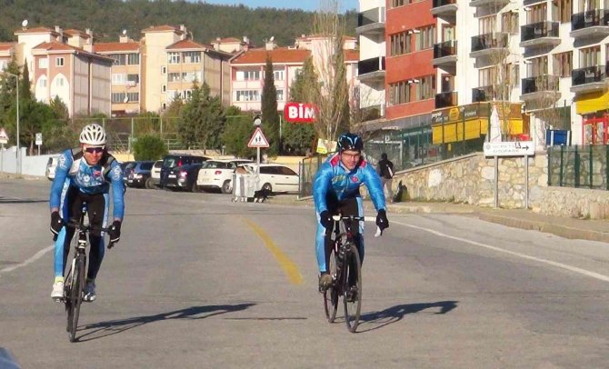Ağız Ve Diş Sağlığına Dikkat Çekmek İçin 850 Km Pedal Çevirecekler