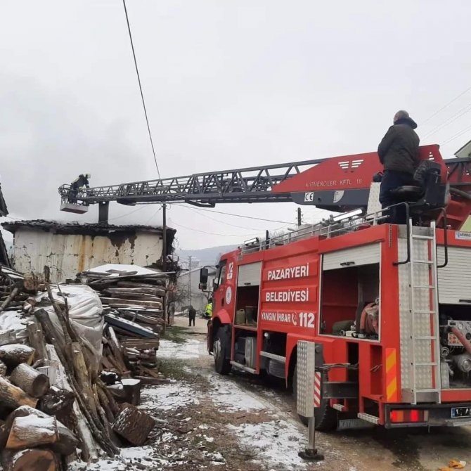 Metruk Binada Çıkan Yangın Kısa Sürede Söndürüldü