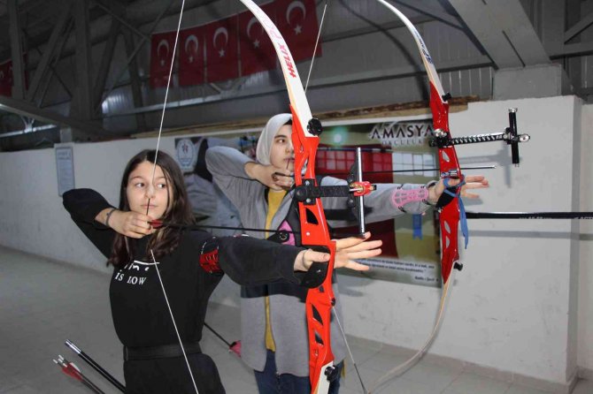 Amasya’nın Şampiyonluk Hedefleyen Okçu Kızları