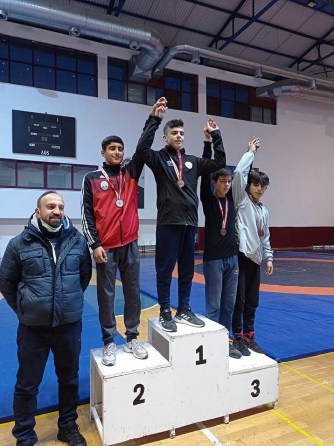 Korkutelili Güreşcilerin Başarısı