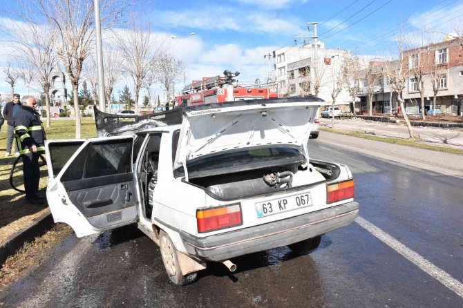 Seyir Halindeki Lpg’li Otomobil Alev Aldı