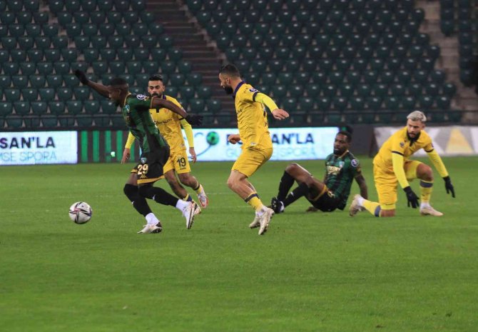 Spor Toto 1. Lig: Kocaelispor: 1 - Mke Ankaragücü: 2