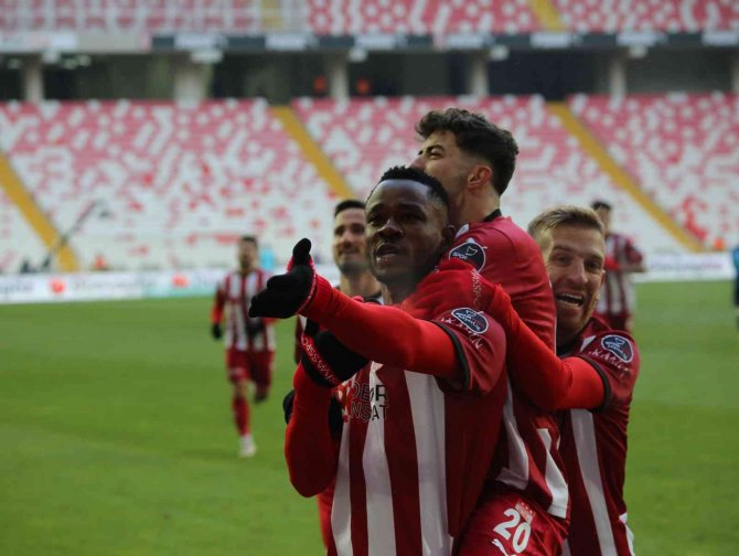 Spor Toto Süper Lig: Dg Sivasspor: 1 - Trabzonspor: 1 (İ̇lk Yarı)