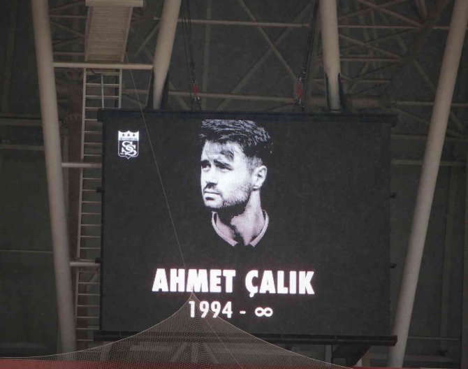 Sivasspor-trabzonspor Maçında Ahmet Çalık Anıldı