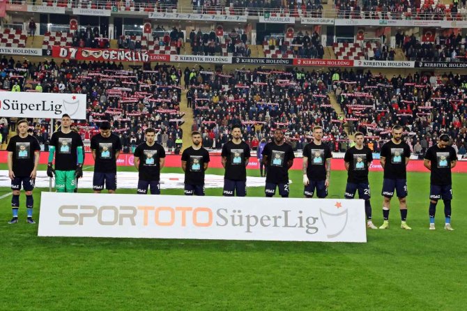 Spor Toto Süper Lig: Ft Antalyaspor: 0 - Fenerbahçe: 0 (İ̇lk Yarı)