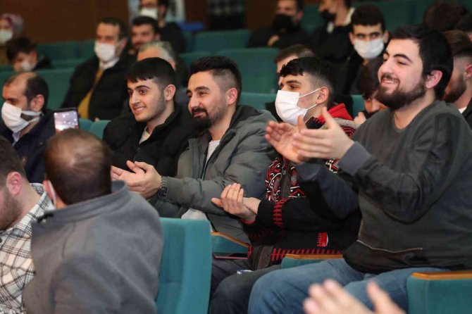 "İ̇letişim Sohbetleri" Programında Usta İsimler Gençlerle Bir Araya Geldi