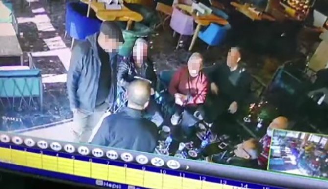 Sahte Tuğgeneral Ve Yüzbaşı, 5 Kişiyi Dolandırmak Üzereyken Yakalandı
