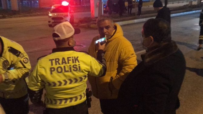 Taksi Şoförü Kaza Yapınca Alkollü Olduğu Ortaya Çıktı