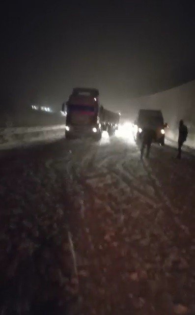 Tokat’ta Uluslararası Karayolunda Ulaşıma Kar Engeli