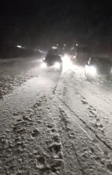 Tokat’ta Uluslararası Karayolunda Ulaşıma Kar Engeli