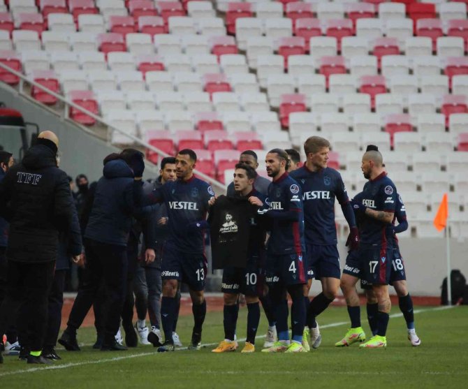 Trabzonspor Golü Attı, Ahmet Çalık’ı Unutmadı