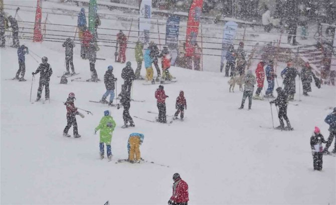 Uludağ’da Yarı Yıl Tatiline Bir Hafta Kala Doluluk Oranları Yüzde 90’ları Buldu