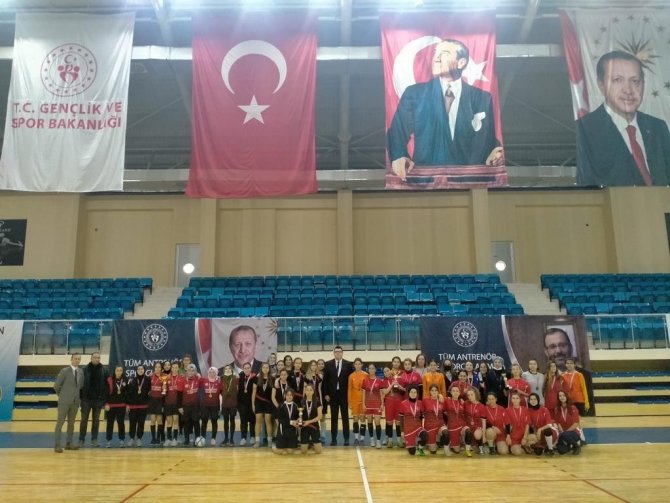 Yenipazarlı Kızlar Tarih Yazdı