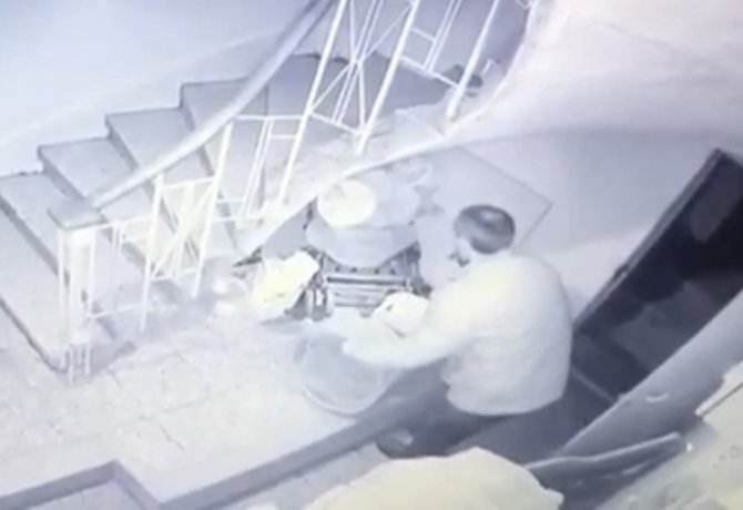 Zeytinburnu’nda Evin Su Saatini 14 Saniyede Çaldı
