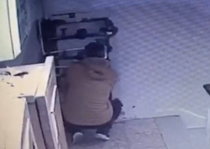 Zeytinburnu’nda Evin Su Saatini 14 Saniyede Çaldı