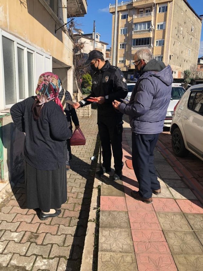 Polis Dolandırıcılara Karşı Broşürle Uyardı