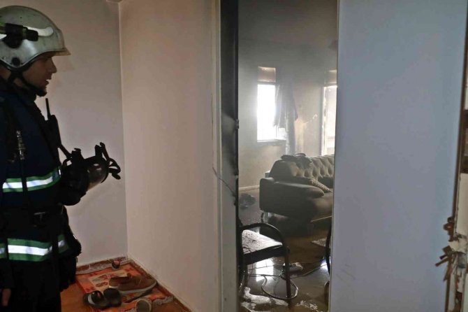 Alevlerin Yükseldiği Apartmanda Korkulu Anlar