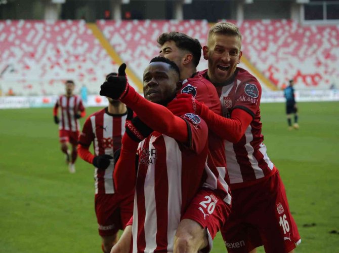 Sivasspor Evinde Yıkılmıyor