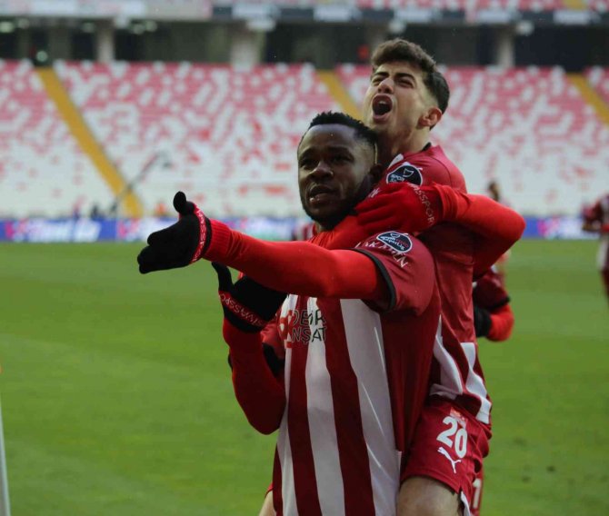 Sivasspor Evinde Yıkılmıyor