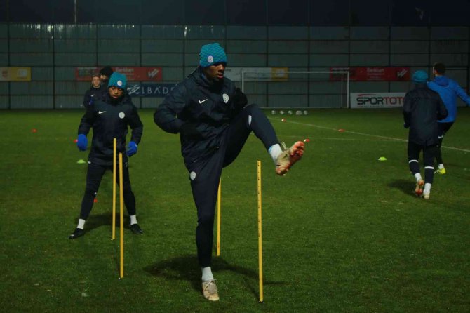 Çaykur Rizespor Ara Vermeden Antalyaspor Hazırlıklarına Başladı
