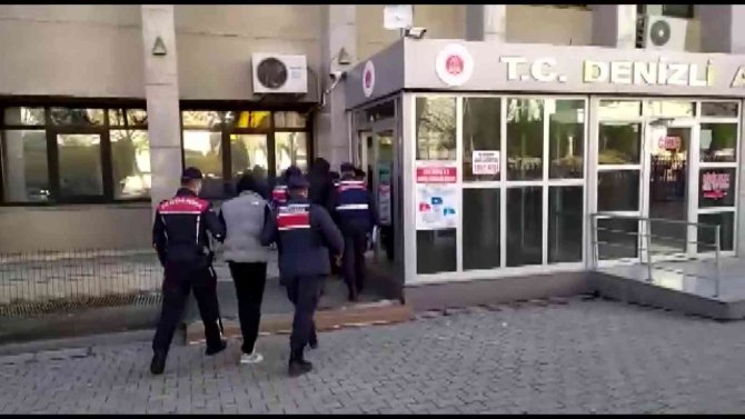 Böyle Komşu Düşman Başına