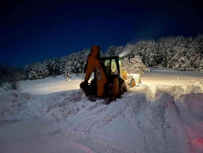 Erzincan’da Kardan 26 Köy Yolu Ulaşıma Kapalı