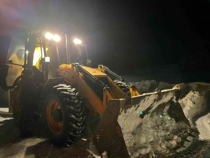 Erzincan’da Kardan 26 Köy Yolu Ulaşıma Kapalı