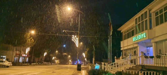 Eskişehir’in Antalya’sı Olarak Bilinen Sarıcakaya İlçesinde Kar Sevinci
