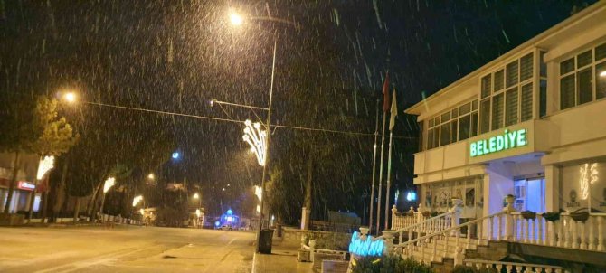 Eskişehir’in Antalya’sı Olarak Bilinen Sarıcakaya İlçesinde Kar Sevinci