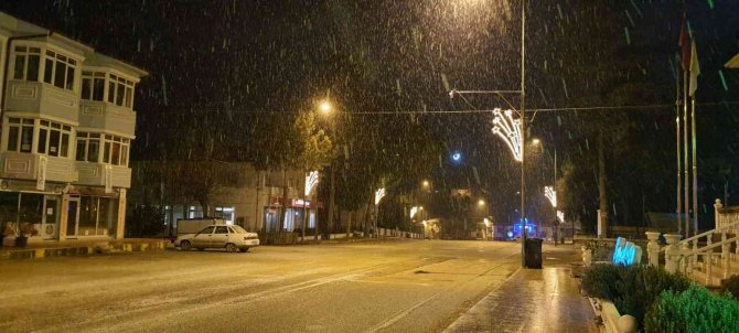 Eskişehir’in Antalya’sı Olarak Bilinen Sarıcakaya İlçesinde Kar Sevinci