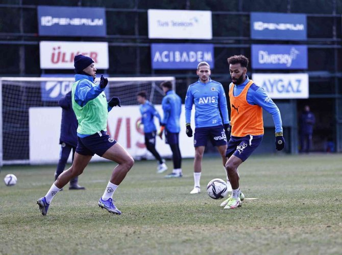 Fenerbahçe, Altay Maçı Hazırlıklarına Başladı