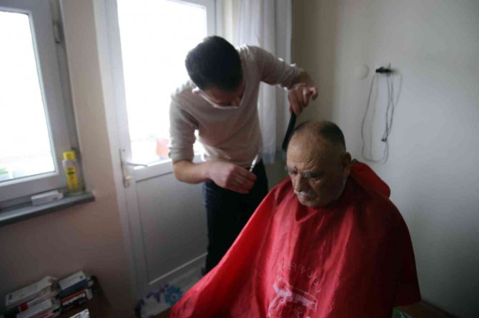 İ̇yiliğe Makas Sallıyorlar