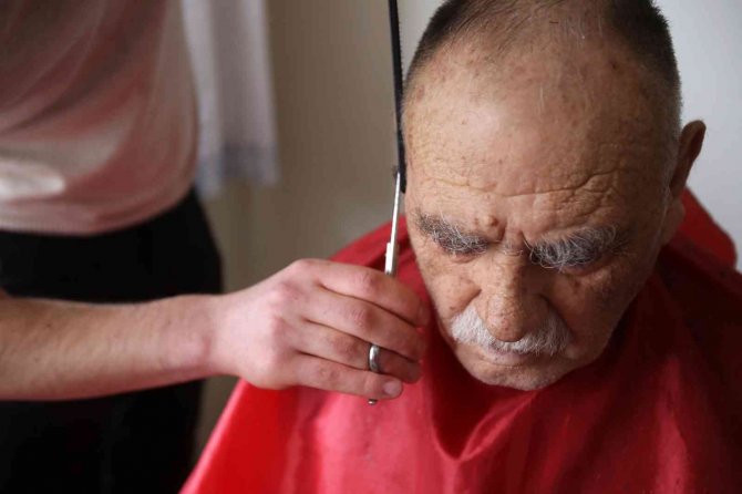 İ̇yiliğe Makas Sallıyorlar