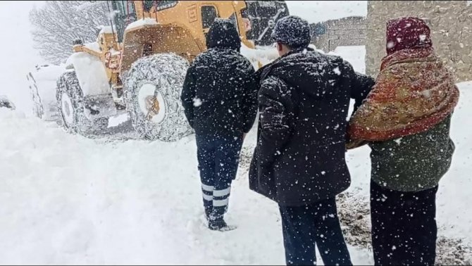 Şemdinli’de Rahatsızlanan Hasta İçin Seferberlik