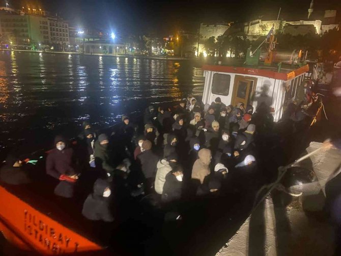İ̇zmir’de 5 Göçmen Kaçakçısı Tutuklandı