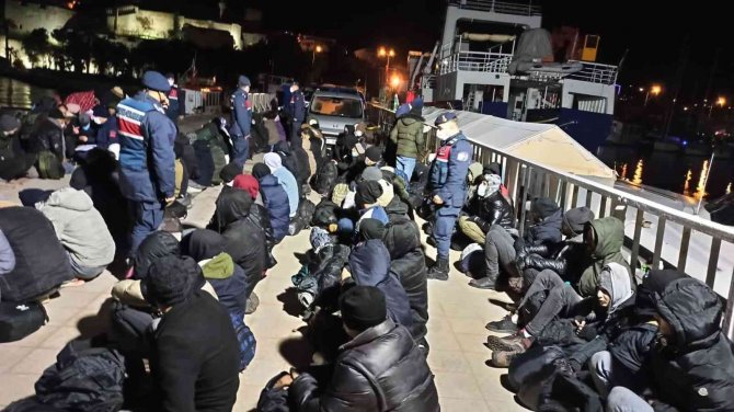 İ̇zmir’de 5 Göçmen Kaçakçısı Tutuklandı