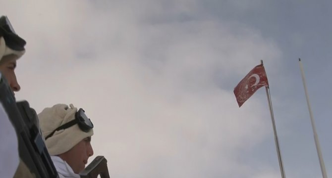 Mehmetçik’ten Eksi 25 Derecede 5 Metre Kar Altında Vatan Nöbeti