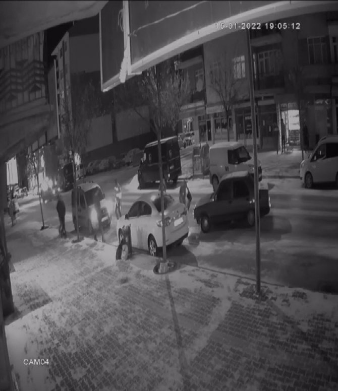 Buzlanan Yol Kazaya Neden Oldu