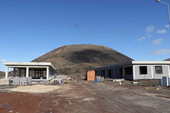 Jeopark Ziyaretçi Merkezi’nde Çalışmalar Sürüyor