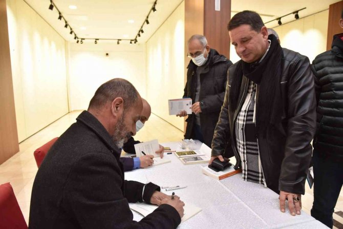 Manisalı Yazarlar Okuyucularıyla Buluştu