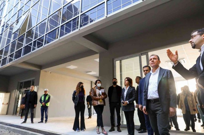 Seçer, Sosyal Yaşam Merkezini İnceledi