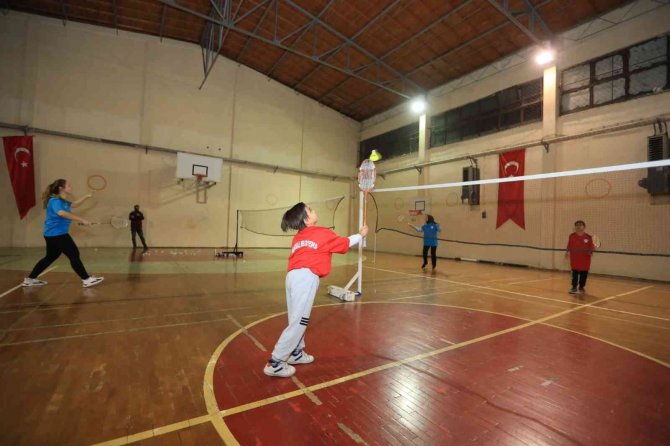 Pamukkale Belediye Spor Kulübü’nün Engelli Badminton Takımı Faaliyete Geçti