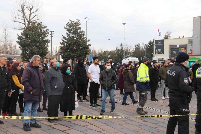 Şehir Merkezinde Şok Olay, Görenler Oraya Koştu