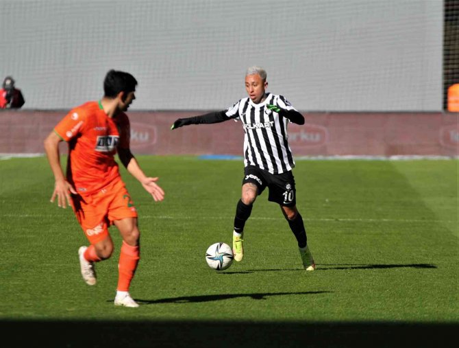 Spor Toto Süper Lig: Altay: 0 - Alanyaspor: 2 (Maç Sonucu)