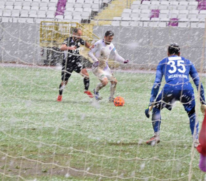 Tff 3. Lig: 52 Orduspor Fk: 3 - Kuşadasıspor: 1